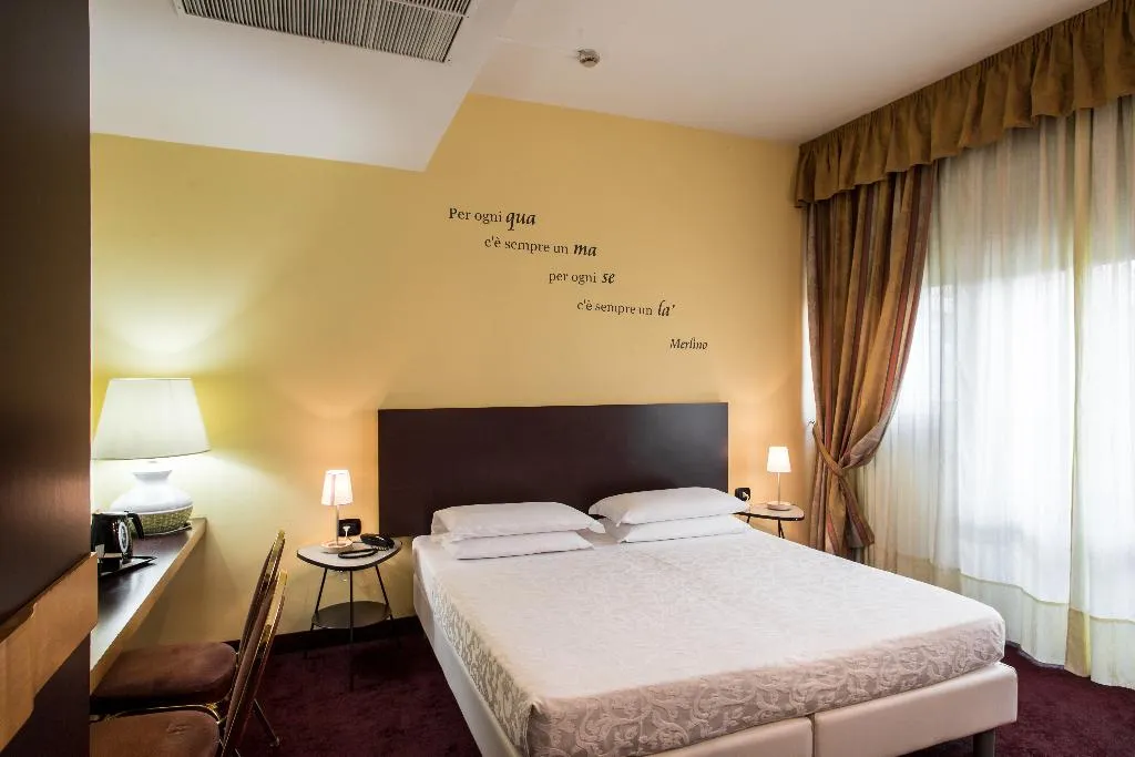 DOUBLE STANDARD Room, Mirage, Florence