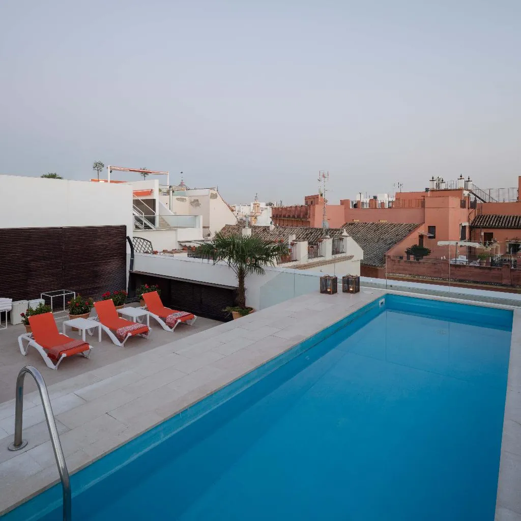 Pool, Rey Alfonso X, Seville