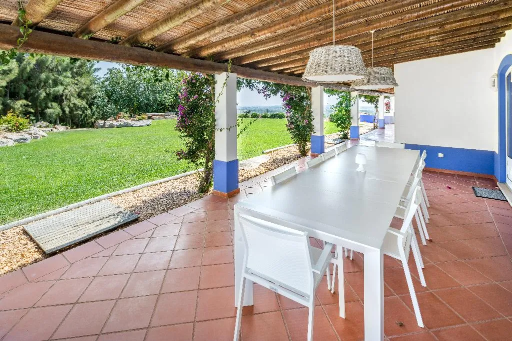 VILLA FOUR BEDROOMS Room, Shantivillas, Algarve