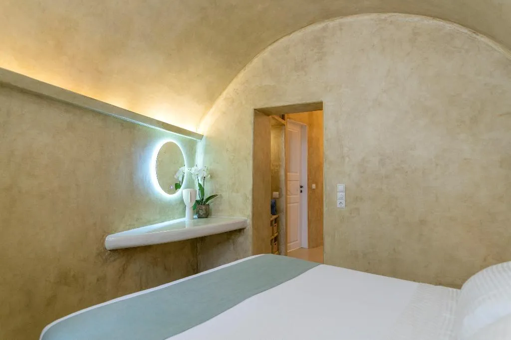 Room, Oia Mansion, Santorini