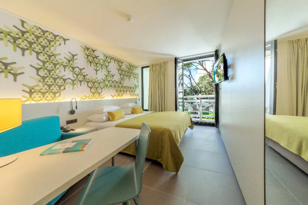 DOUBLE WITH BALCONY Room, Bluesun Mala Berulia, Split