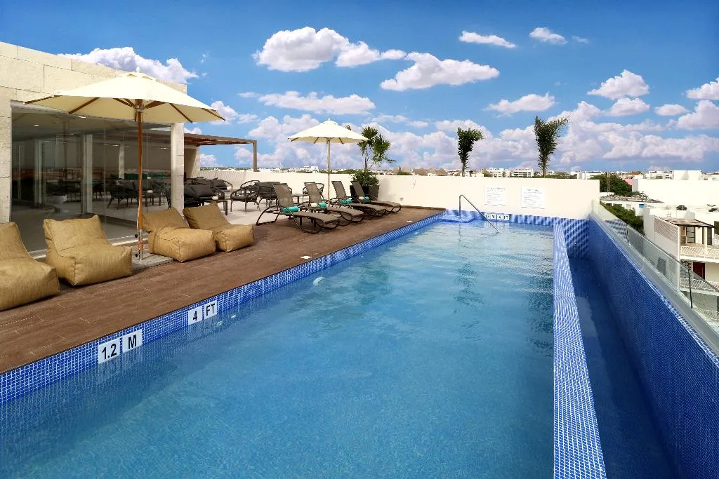 Pool, Holiday Inn Express Playa del Carmen, Playa Del Carmen