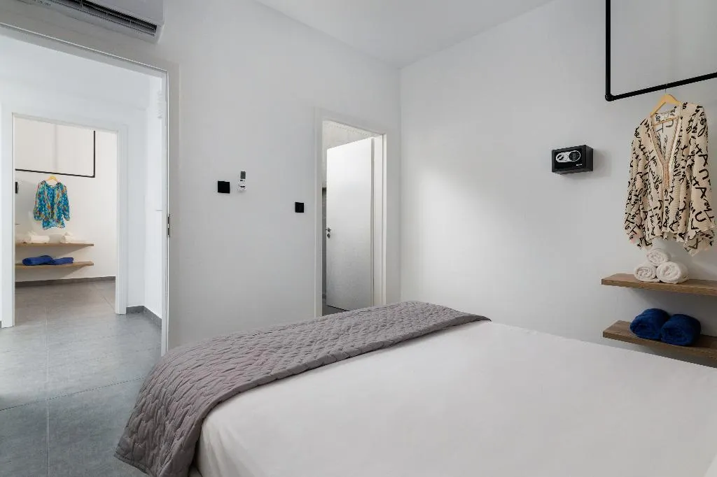 VILLA SIX BEDROOMS WITH MORE THAN THREE BATHROOMS Room, Southrock Villas, Rhodes
