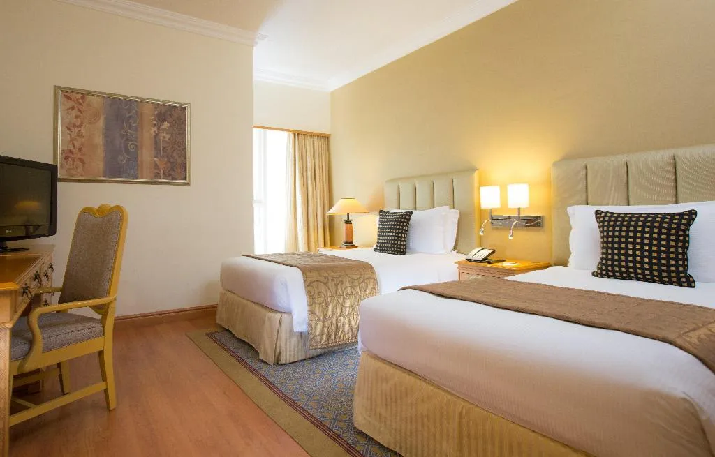 Terrace, Millennium Plaza Downtown Suites exCrowne Plaza Ap, Dubai