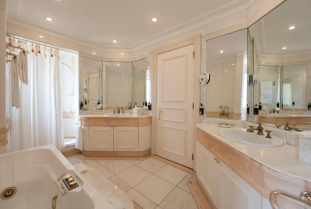 SUITE STANDARD Room, The Charm of Cascais, Lisbon