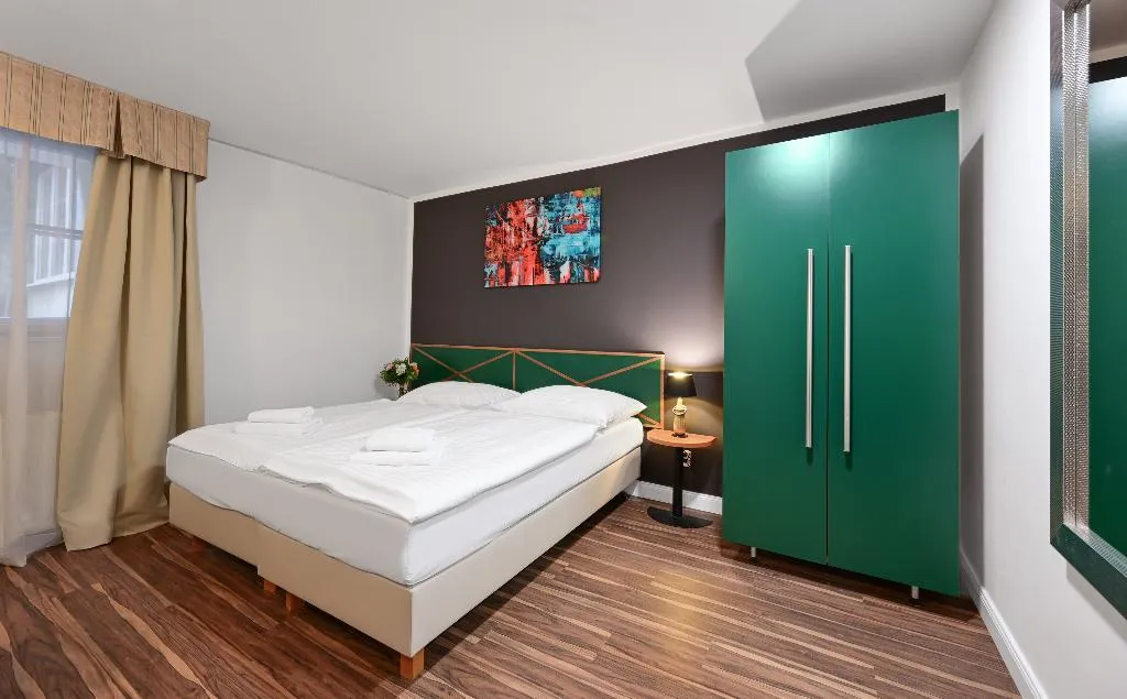 DOUBLE basement Room, Hotel Mala Strana, Prague