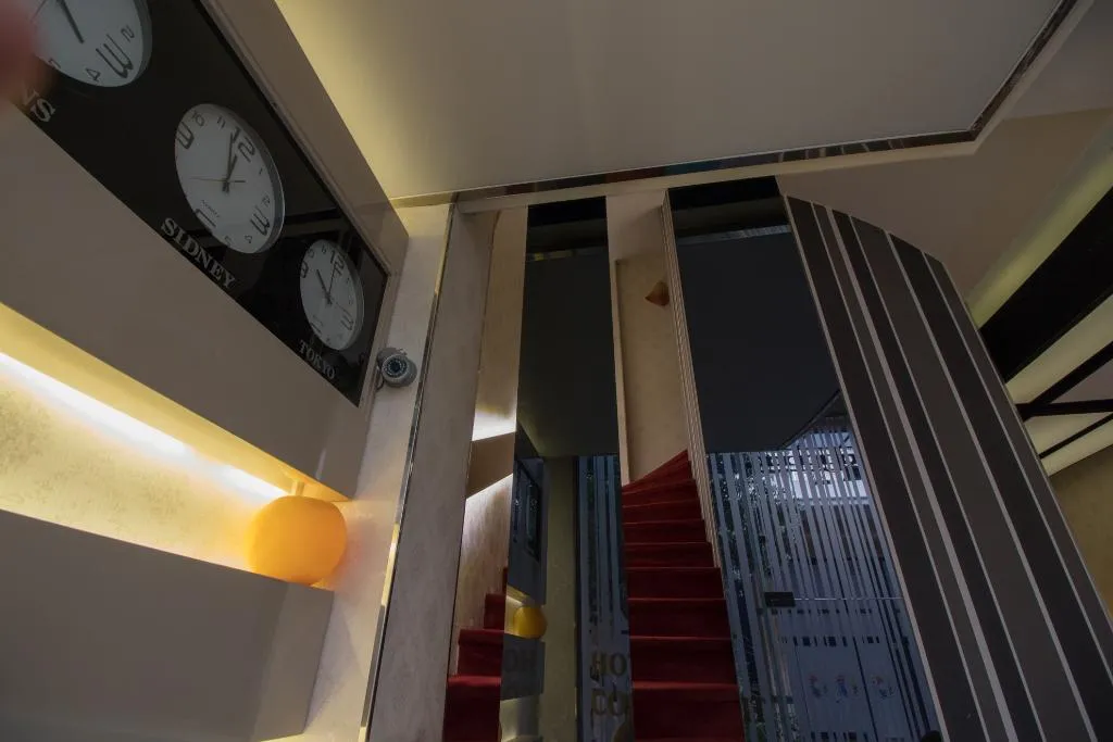 Lobby, Cosmopolit, Athens