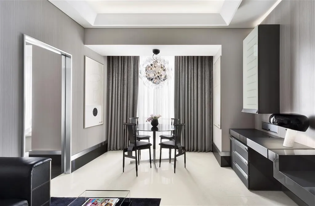 Room, Excelsior Hotel Gallia, a Luxury Collection Hotel, Milan