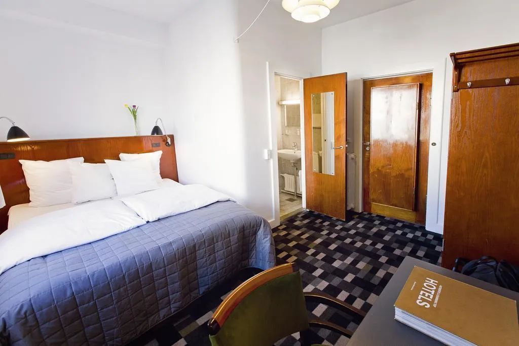 DOUBLE STANDARD Room, Hotel Astoria BW Signature Collection, Copenhagen