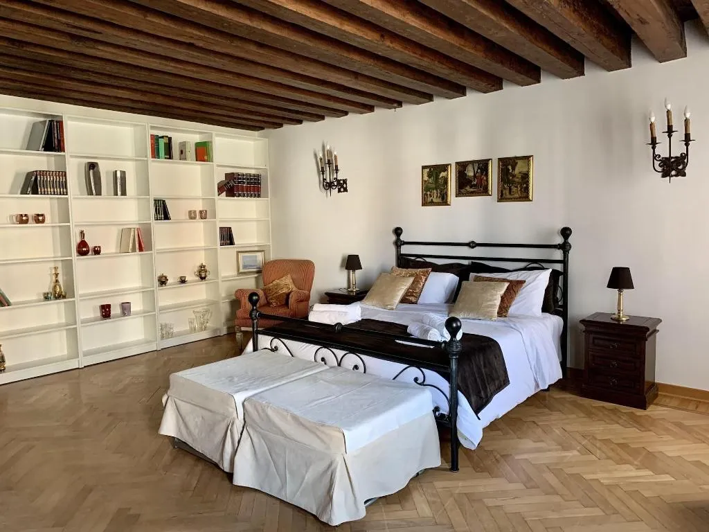 Room, B&B Riva De Biasio, Venice