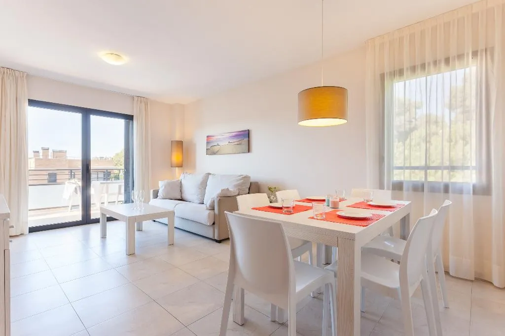 APARTMENT CAPACITY 4 TWO BEDROOMS Room, Pierre & Vacances Salou, Costa Dorada