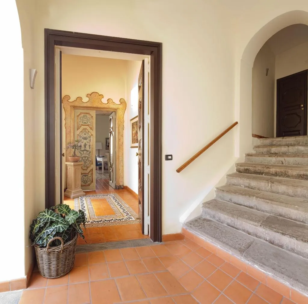 Lobby, Maison Tofani, Naples
