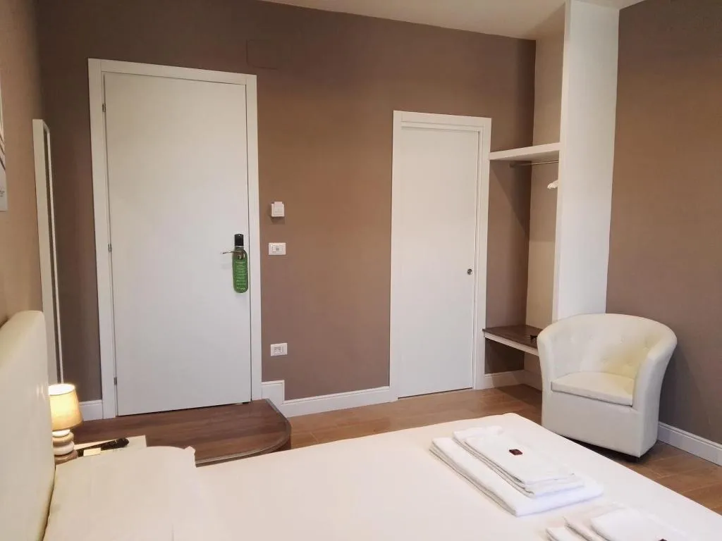 Room, Tolli Rooms, Naples
