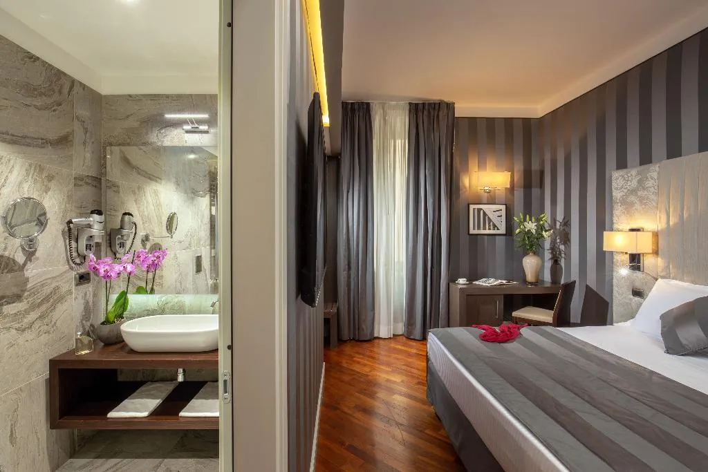 JUNIOR SUITE WITH TERRACE Room, Monti Palace Hotel, Rome