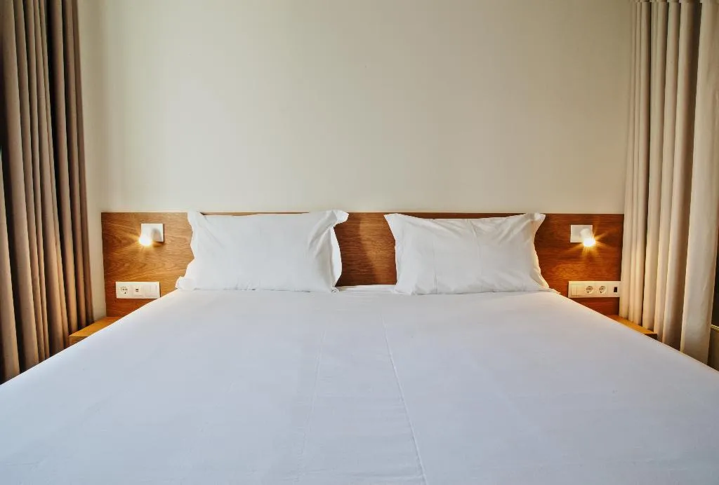 DOUBLE SUPERIOR Room, Spot Family Suites, Porto