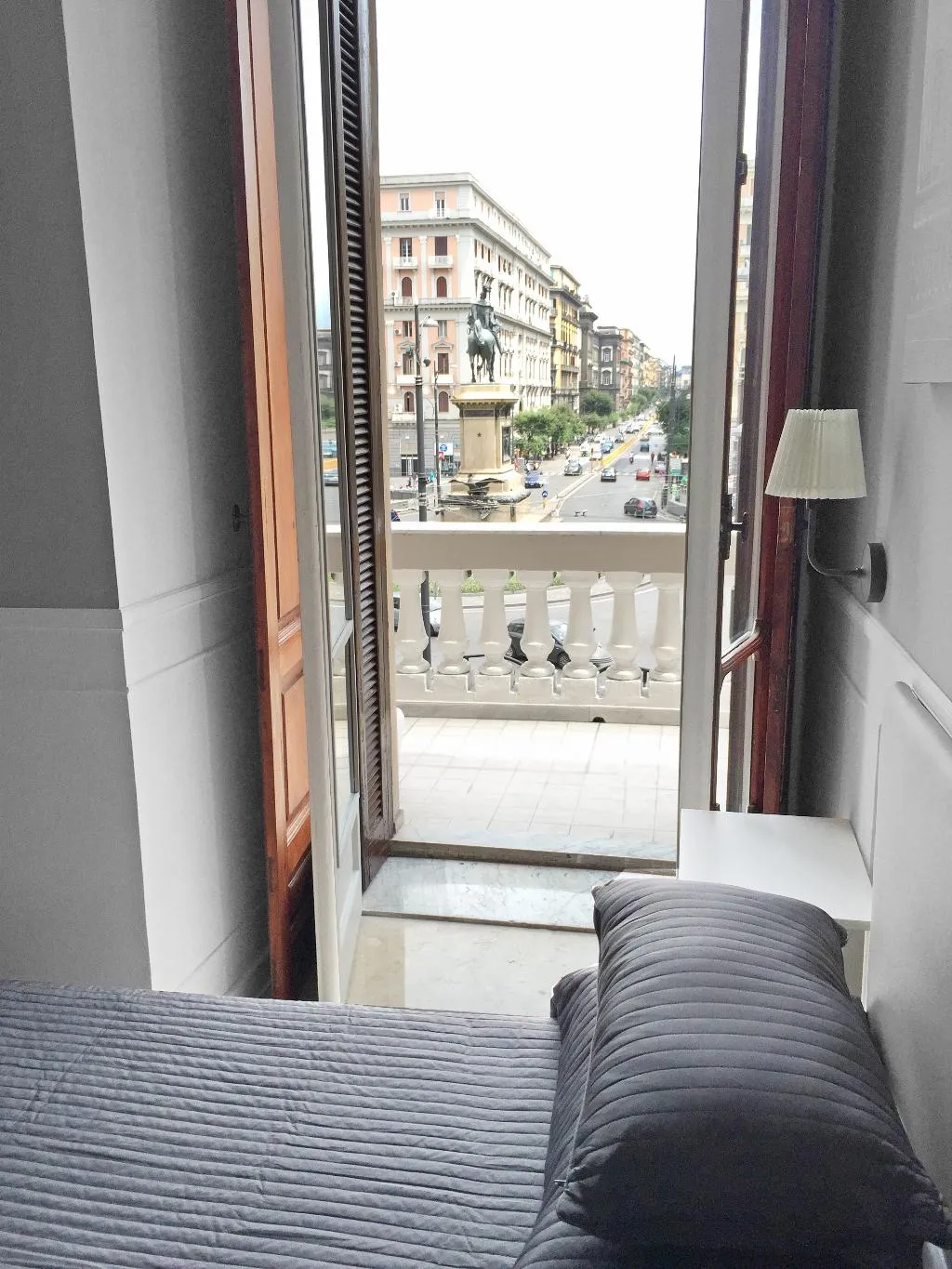 Double or Twin WITH BALCONY Room, Piazza Bovio 22, Naples