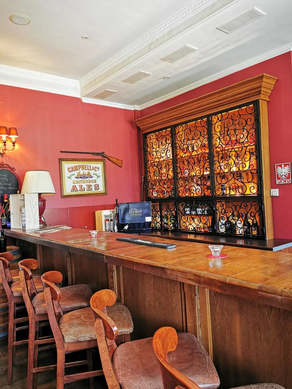 Bar, Dwor Sierakow, Krakow