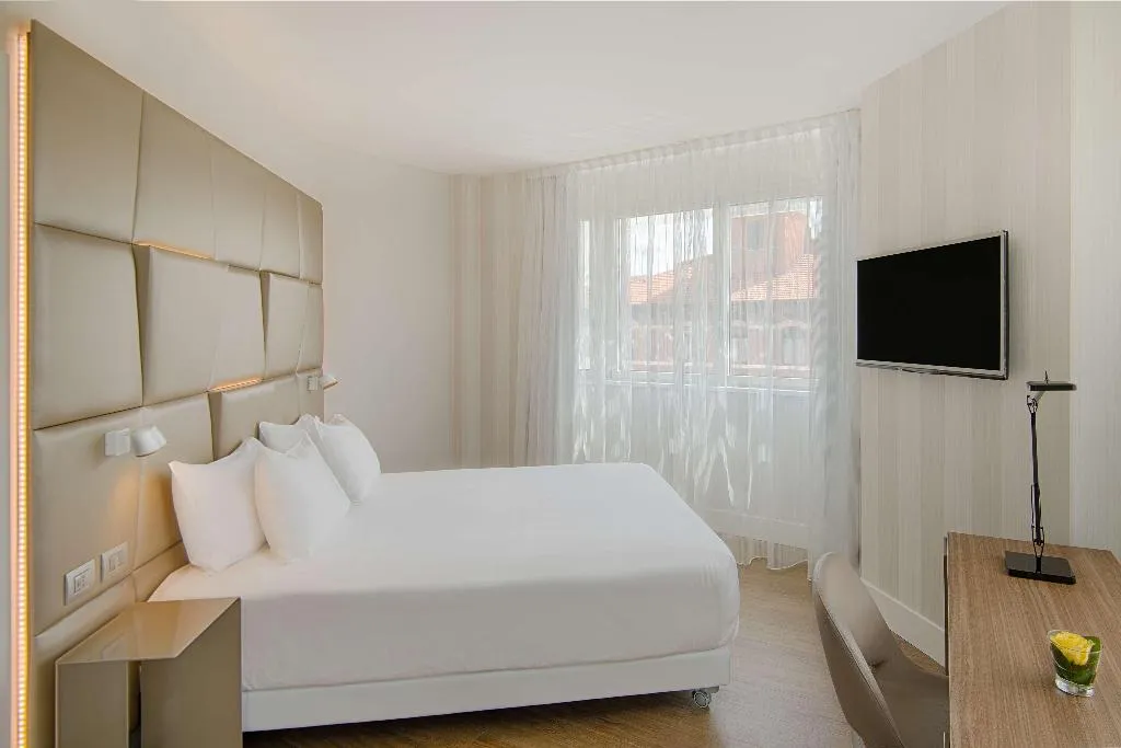 Room, NH Collection Roma Centro, Rome