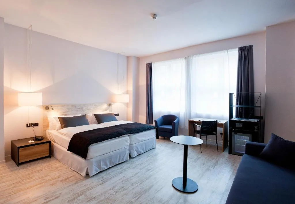 Room, Catalonia Berlin Mitte, Berlin