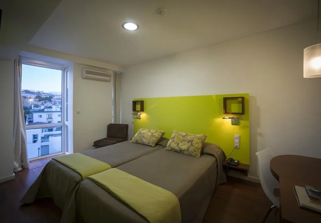 SINGLE SEA VIEW Room, Saboia, Lisbon