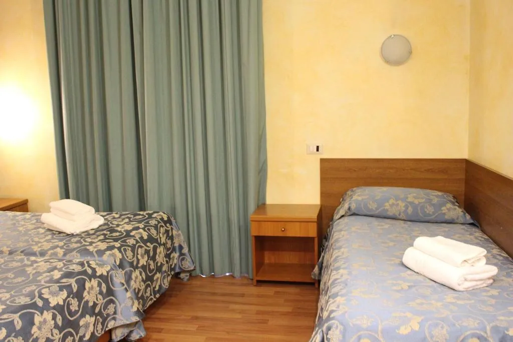 TRIPLE STANDARD Room, Club Hotel Milan, Milan
