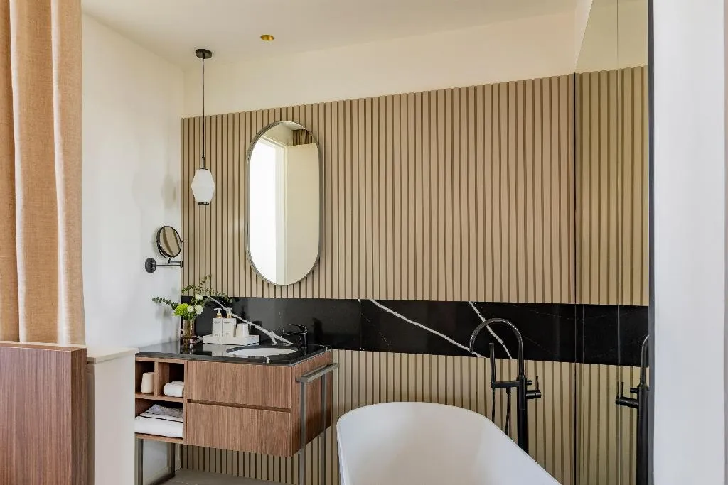 JUNIOR SUITE WITH TERRACE Room, Casa de las Artes, member of Melia Collection, Madrid