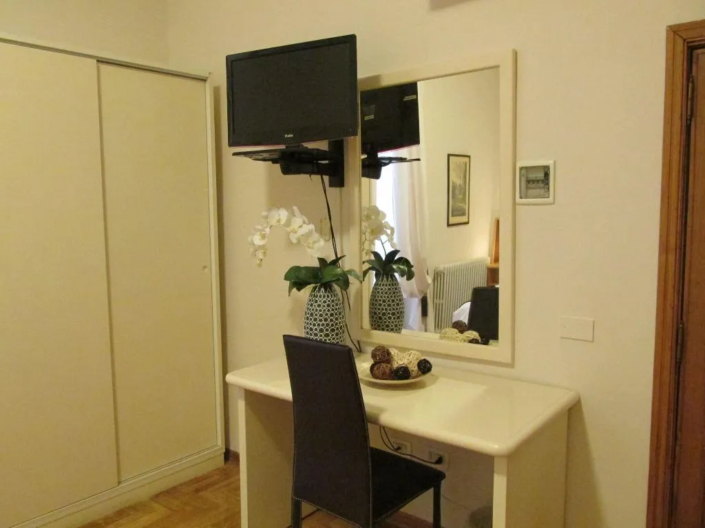 Room, Martelli 6 Suites And Apartments, Florence