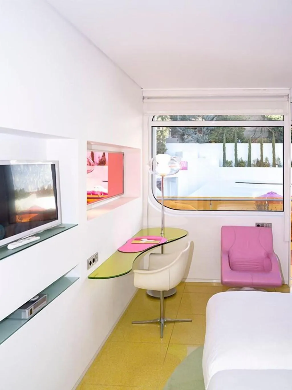 Room, Semiramis, Athens