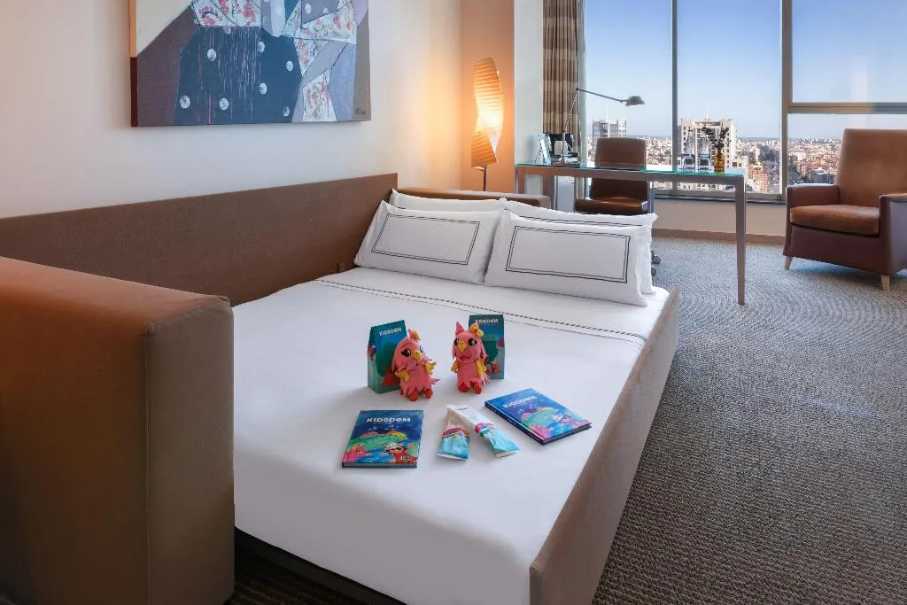 FAMILY ROOM STANDARD Room, Melia Valencia, Valencia