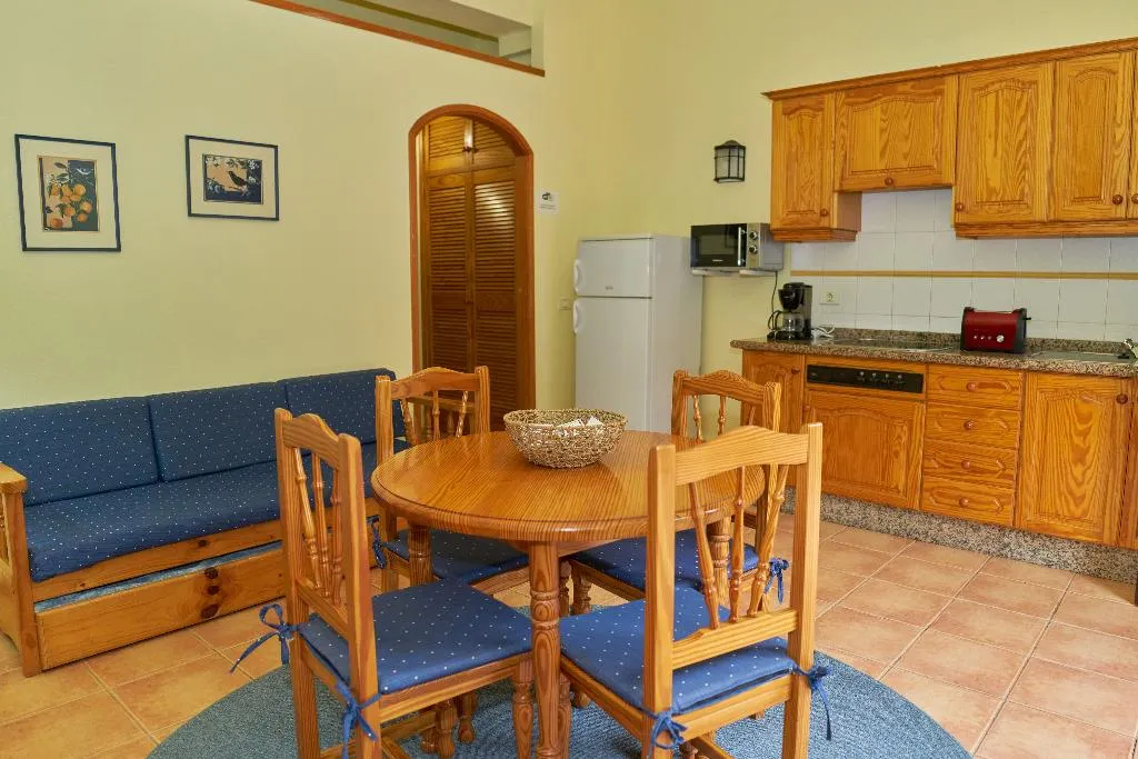 APARTMENT CAPACITY 5 TWO BEDROOMS Room, Finca Piñero, Tenerife