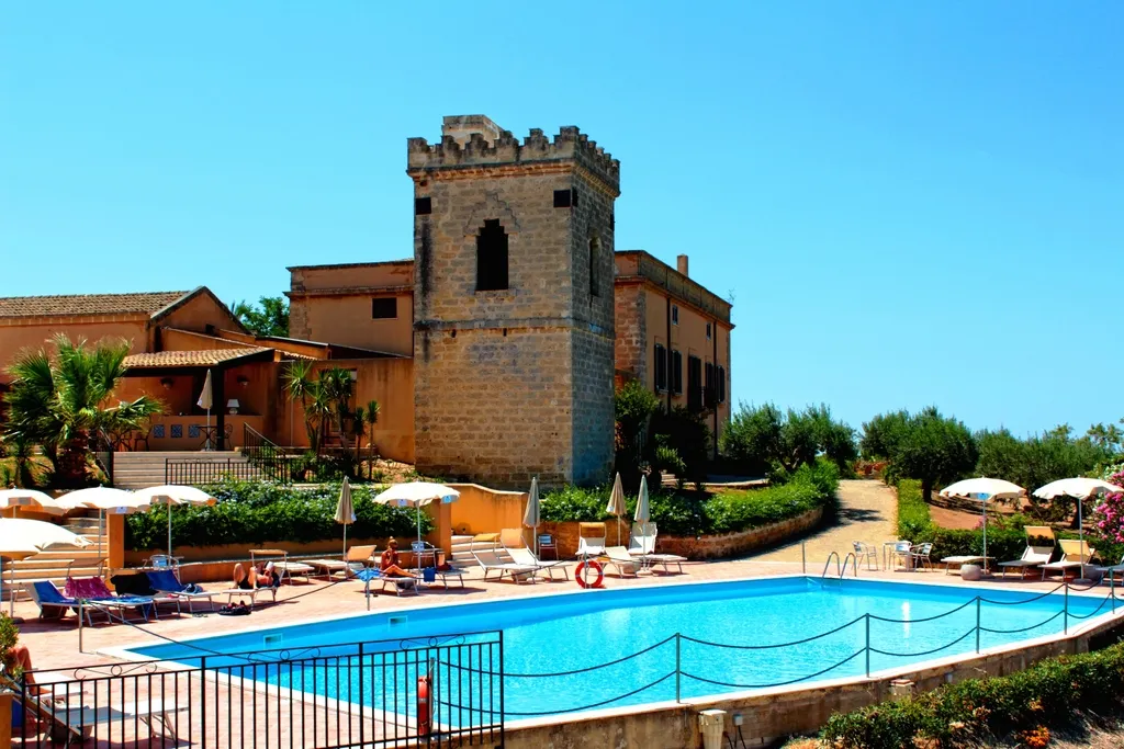 Pool, Baglio Oneto dei Principi di San Lorenzo, Palermo