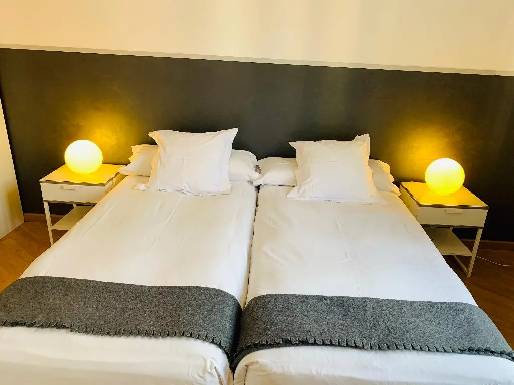 TWIN Shared external bathroom Room, Super Balmes Guest House, Barcelona