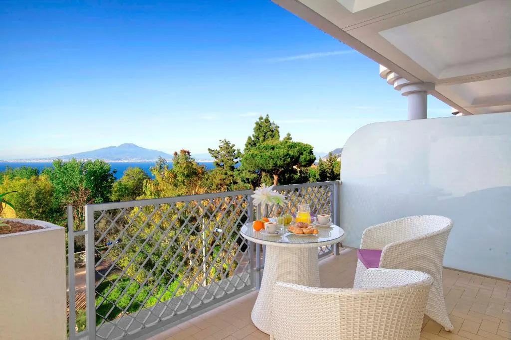 Double or Twin PARTIAL SEA VIEW Room, Atlantic Palace, Naples