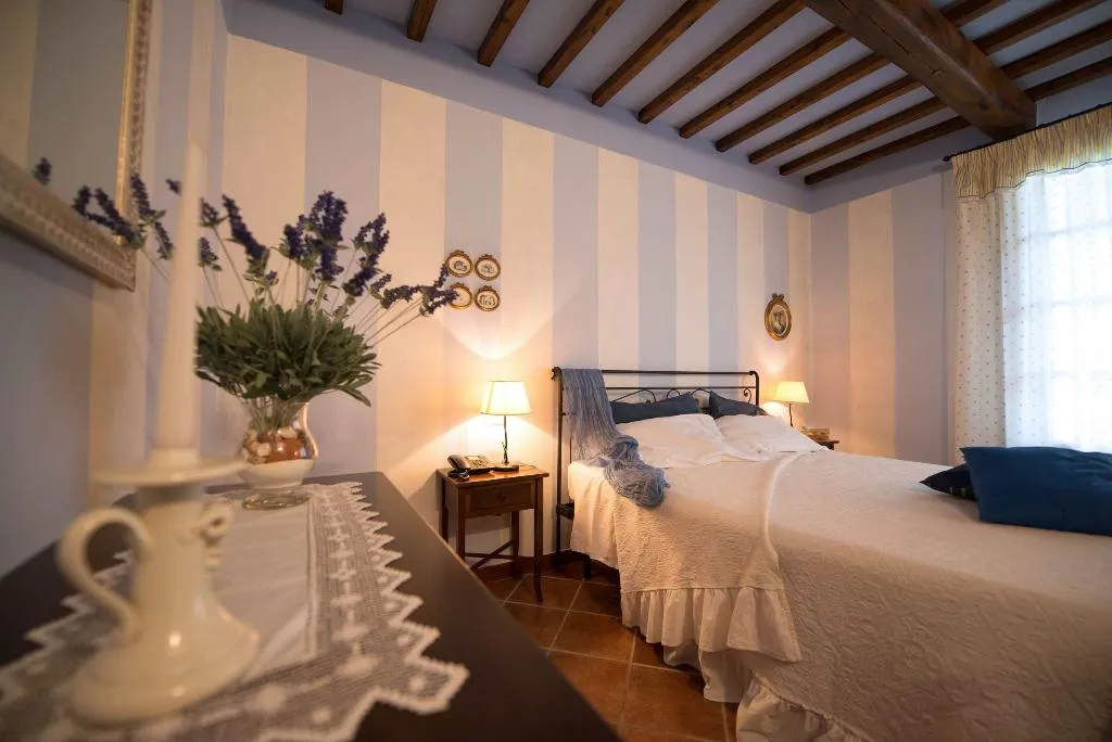 APARTMENT CAPACITY 4 ONE BEDROOM Room, Casa Lari, Florence