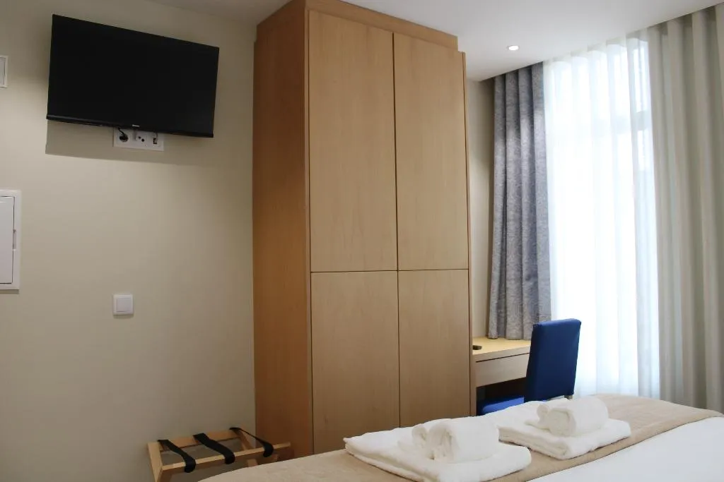 DOUBLE STANDARD Room, Oporto Station Hostel & Rooms, Porto