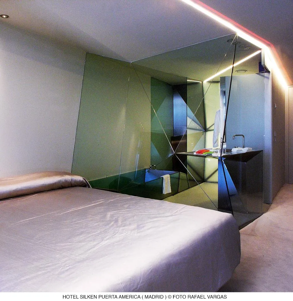 DOUBLE SINGLE USE STANDARD Room, Puerta America Madrid, Madrid