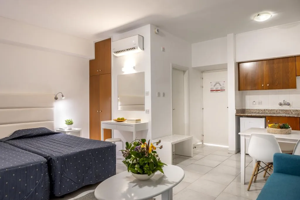 STUDIO CAPACITY 1 Room, Papantonia Hotel Apts, Cyprus