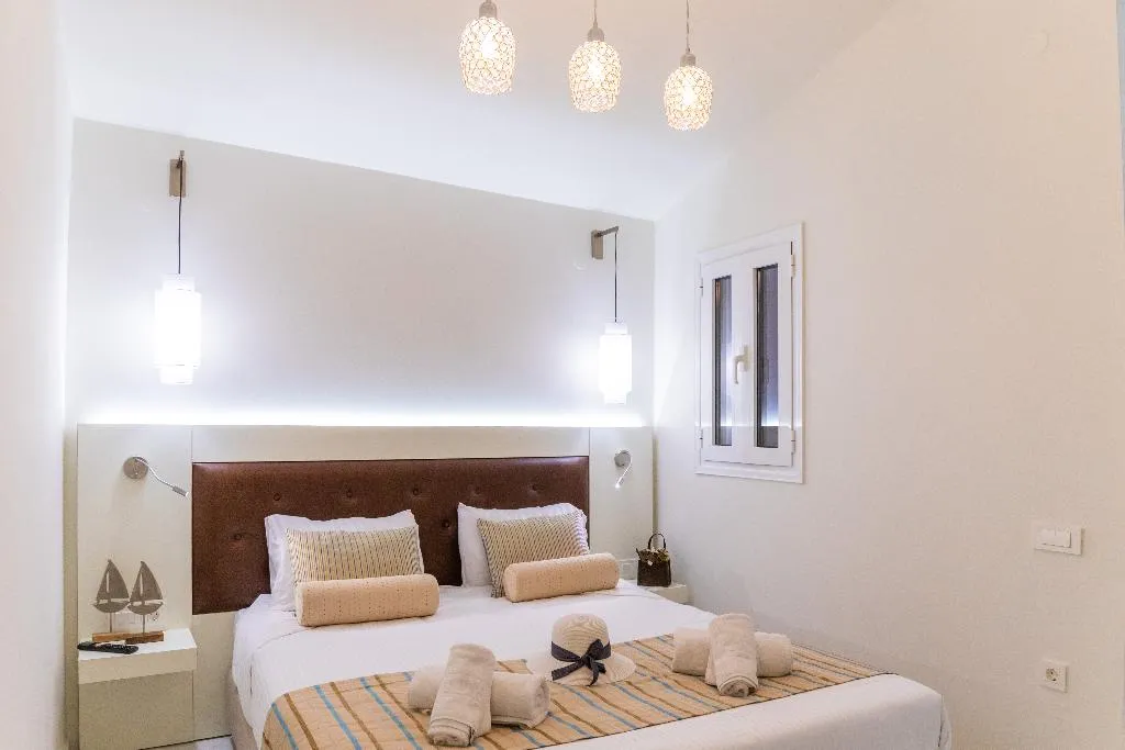 APARTMENT CAPACITY 3 Room, Camelot Royal Beds by Estia, Crete