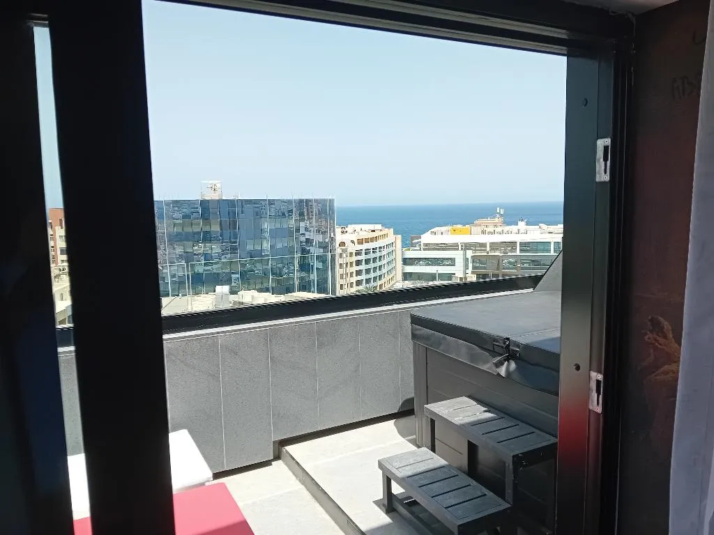 SUITE DELUXE WITH JACUZZI Room, So City Hotel, Malta