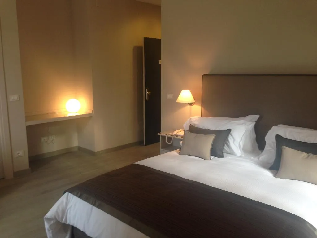 Room, Del Real Orto Botanico, Naples