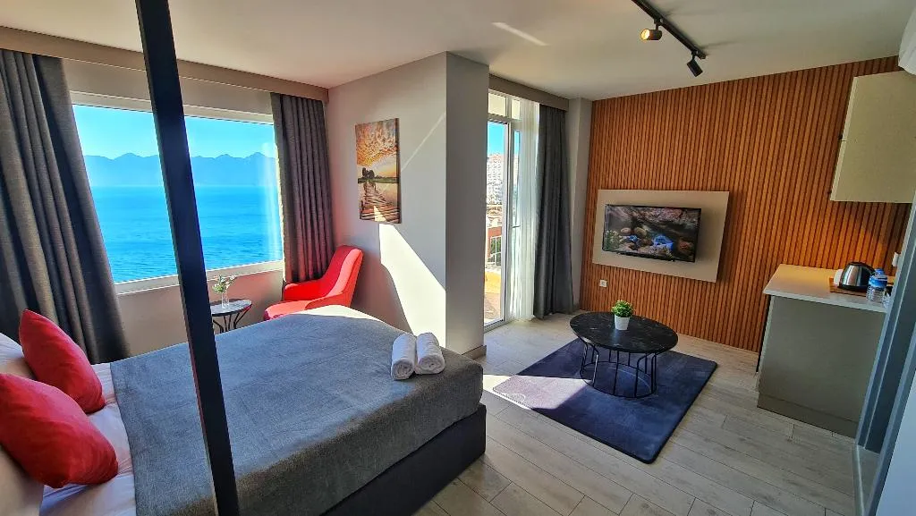 DOUBLE WITH BALCONY Room, Letstay Panorama Suites, Antalya