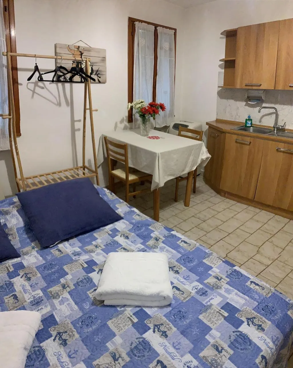Room, Grey's House, Venice