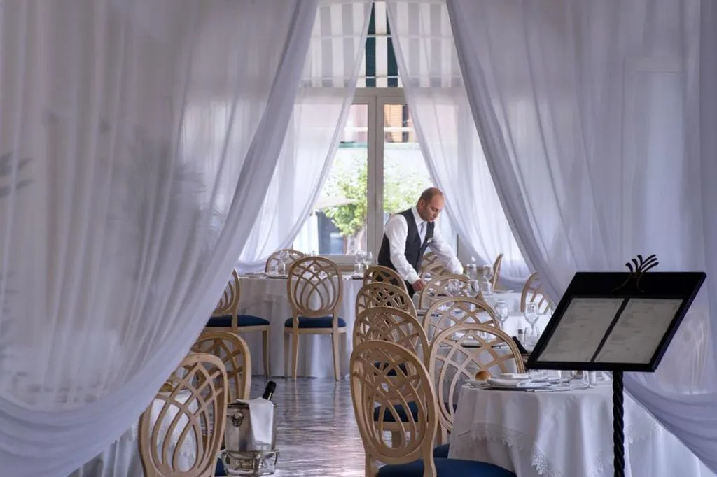 Restaurant, Miramare e Castello, Naples