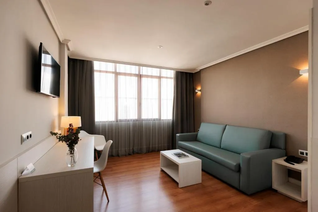 JUNIOR SUITE STANDARD Room, Pax Guadalajara, Madrid
