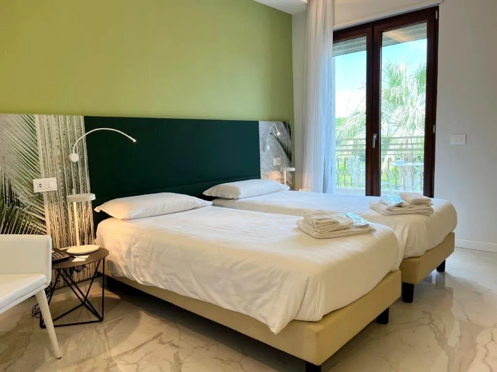 Double or Twin WITH VIEWS Room, Hotel Alpha, Naples