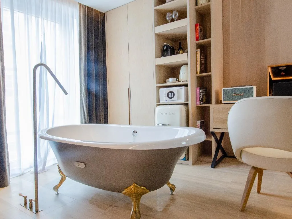 JUNIOR SUITE STANDARD Room, Browns Avenue Hotel, Lisbon