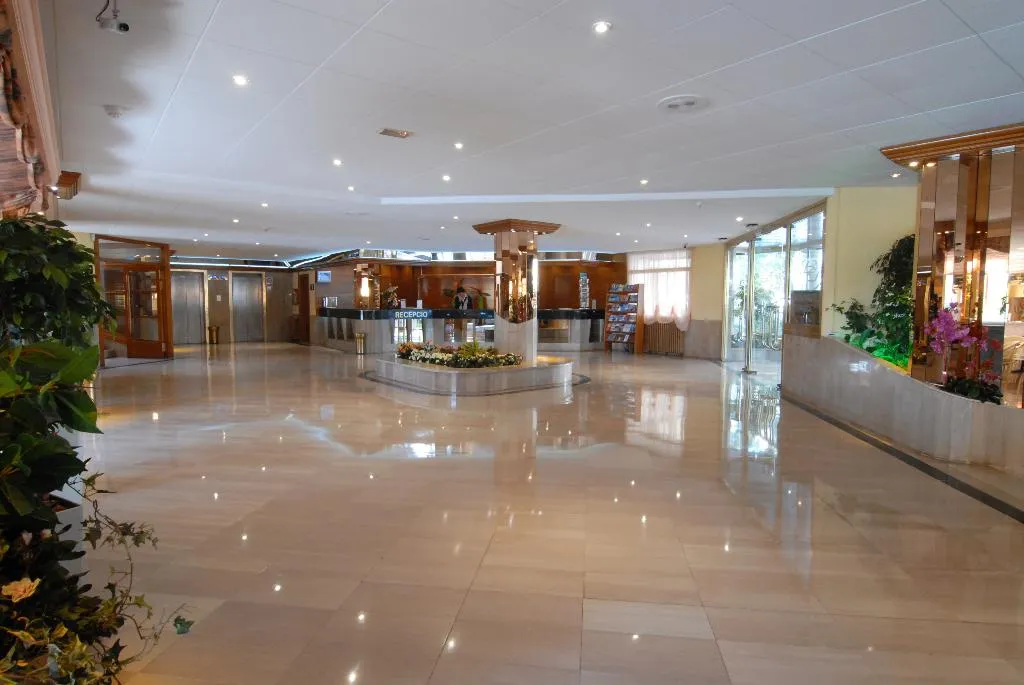 Lobby, Beverly Park, Costa Brava
