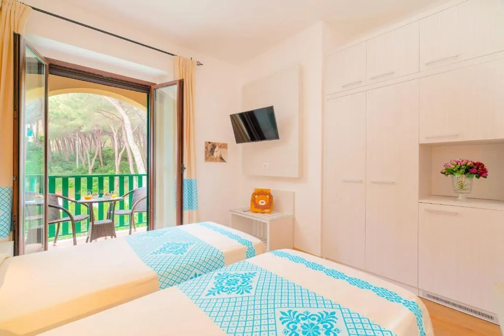 FAMILY ROOM GARDEN VIEW Room, Hotel Dei Pini, Alghero
