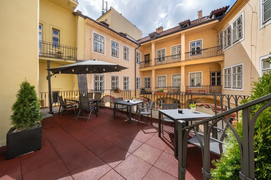 Terrace, Old Town - Aparthotel Michalska, Prague