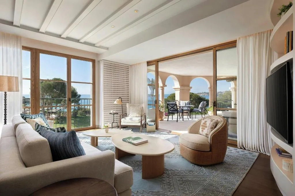 SUITE SEA FRONT Room, The St. Regis Mardavall Resort, Majorca